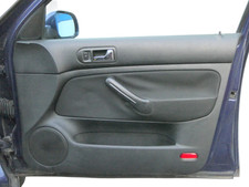 1x Golf 4 Bora Türverkleidung Verkleidung Tür vorne rechts 4/5-Türer schwarz