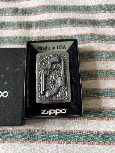 Unbenutztes zippo revolver - unbenutztes,