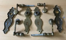 Werkstattfund 2er Konvolut Türdrücker Garnitur mit Schließblech Landhaus Stil