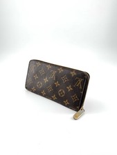 Louis Vuitton Zippy Wallet -