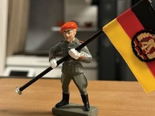 DDR Spielzeug NVA Figuren Effelder Fallschirmjäger Fahnenträger