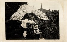 Foto Ak Mädchen-Porträt, Rikscha, Festschmuck - 4246815