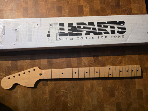Allparts maple neck - maple, left