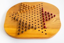 Halma aus Massivholz aus den