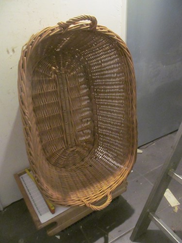 Alter holz wäschekorb korb - wäschekorb,