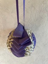 Deko Kugel 11 cm Lila mit Stoffbahnen überzogen perfekte Handarbeit