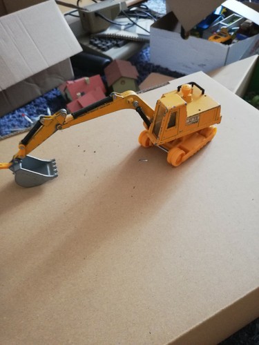 Alte bespielter bagger - bespielter,