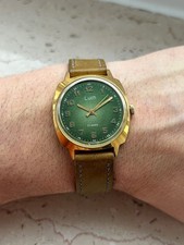 Eine Vintage Luch Uhr mit