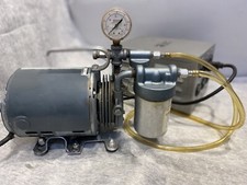 Vakuumpumpe mit A-C Motor Firma General Electric mit Mehrfachwandler 110 auf 220