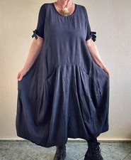 SCHÖNES KLEID  von RUNDHOLZ