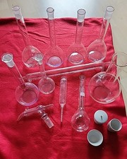 Laborgläser/zubehör Konvolut 14 Teile verschiedene  Messkolben, usw. Siehe Foto
