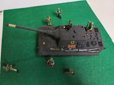 Deutsche Wehrmacht Jagdpanzer Jagdtiger + 7 Soldaten 1:35 gebaute Modelle