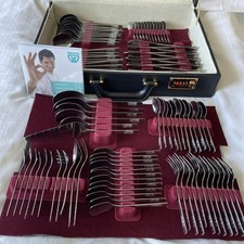 100-Teiliges Ess, Besteck mit einem Lederkoffer . Rostfrei Und Pflegeanleitung.