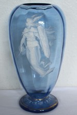 DEKORATIVE JUGENDSTIL-GLASVASE MIT AUFGESCHMOLZENER GÖTTERFIGUR, ORNAMENT #10946