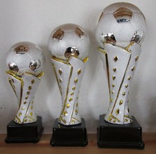 3er Serie Fußball Trophäe