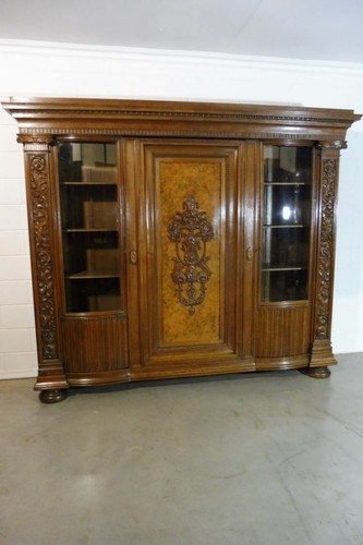 Monumentaler bücherschrank - monumentaler,