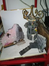 Grusel-Horror-Elemente-Turm-Mauern-Tür-Burg-Puppenhaus-Puppenstube-für Bastler