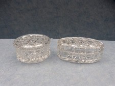 28268. Hübsche Dose mit Deckel  Glas 2 Stück  oval + rund