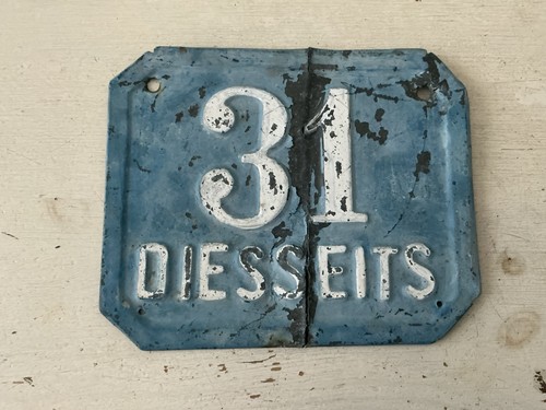 Altes blechschild hausnummer - altes,