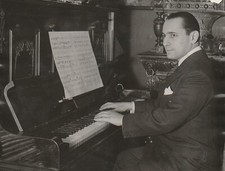 Leo Monosson, Tenorsänger