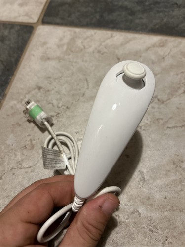 Nintendo wii nunchuk - nintendo,