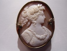 gr. alte Brosche - Gemme / Kamee - goldene Einfassung - 