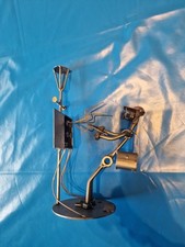 Metall Elektrik Statue abstrakte Figur aus Schrauben Sammler Skulptur Dekoration