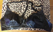 Schwarzer Wetlook BH von Beate Uhse, Gr. 85 C