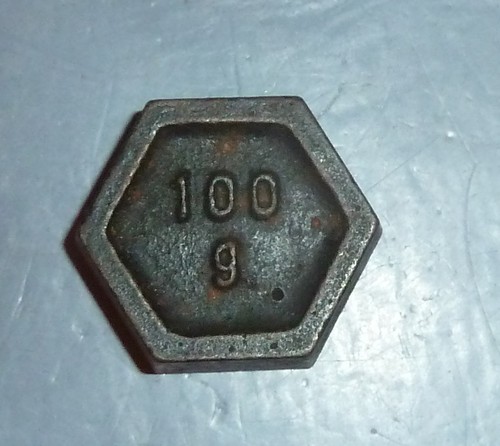 Altes eisen gewicht 100 gramm - altes,