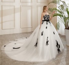 Schwarz Weiß Brautkleid |