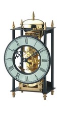 Moderne Uhr mit mechanischem
