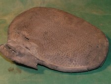 (B9) MZ RT 125 Fahrersattel Sattel Spannrahmen mit Lagerbock   original DDR