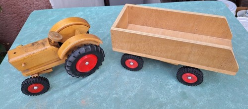 Alter traktor mit lenkung - alter,
