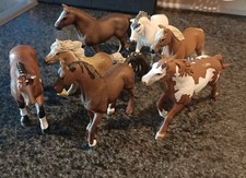 14 Schleichpferde suchen neuen