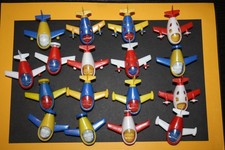 17 Stück Nesquik Flugzeuge