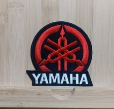 YAMAHA MOTOR CYCLEYS Rot Weiss Aufnäher Patch 8x8cm Motorrad Japan.