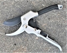 N-1440 S Allround-Gartenschere mit Rollübersetzung