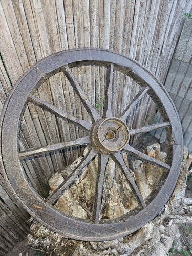 Holzwagenrad antik - holzwagenrad,
