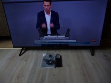 Biete einen Hisense 50E77NQ 127cm (50 Zoll) 4K-QLEDTV UHD Fernseher Smart TV. 