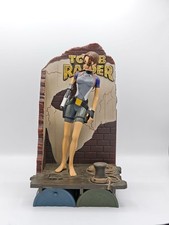 Tomb Raider Lara Croft Statue