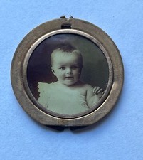 Foto-Brosche Medaillon Anhänger unvollständig mit Baby Kleinkind Vintage