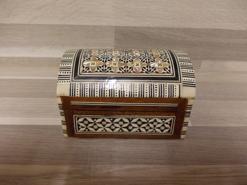 Schachtel aus holz und - schachtel,