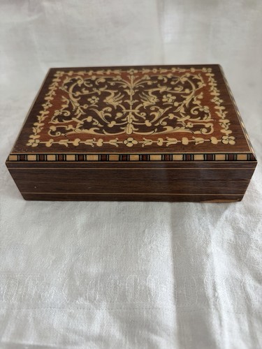 Schatulle holz mit intarsien - holz,