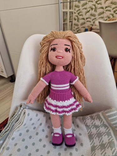 Puppe mit blonden - , haaren
