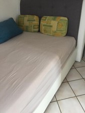 Neuwertiges Boxspring Bett - grau, weiß -- NP 1700€ 3 Jahre alt 