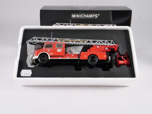 Minichamps 439 031070 - 1/43,