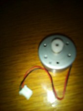 E Motor Elektromotor Emotor 6 - 12 Volt 1,2 X 2,4  0,2  cm Welle m Riemenscheibe