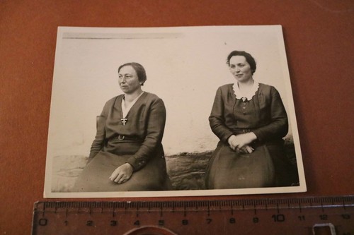 Tolles altes foto - zwei, frau