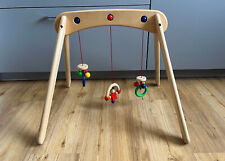 Baby Spielbogen aus Holz, von Selecta Musina Spieltrapez