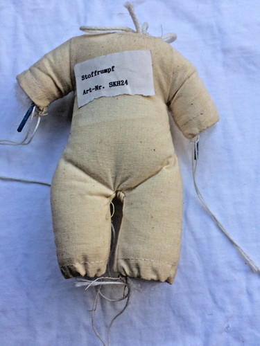 Neuer kleiner puppenkörper - neuer,
